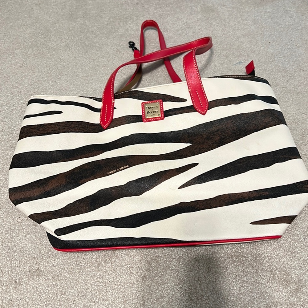 Dooney & Bourke Bag